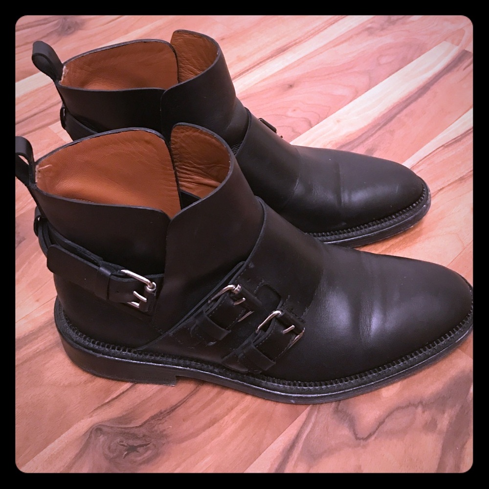 Givenchy black leather ankle boots sz 40